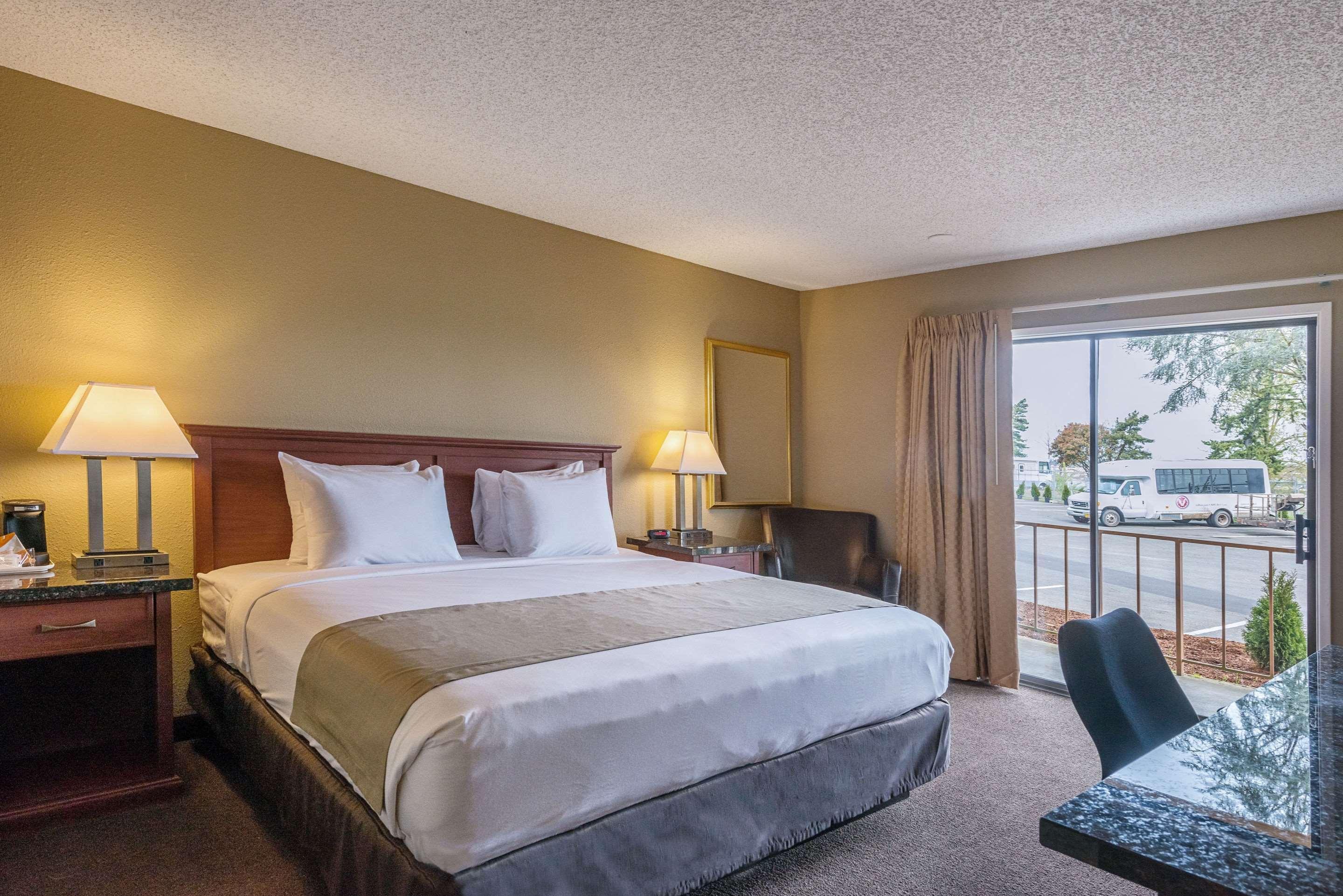 Rodeway Inn & Suites Portland - Jantzen Beach Экстерьер фото