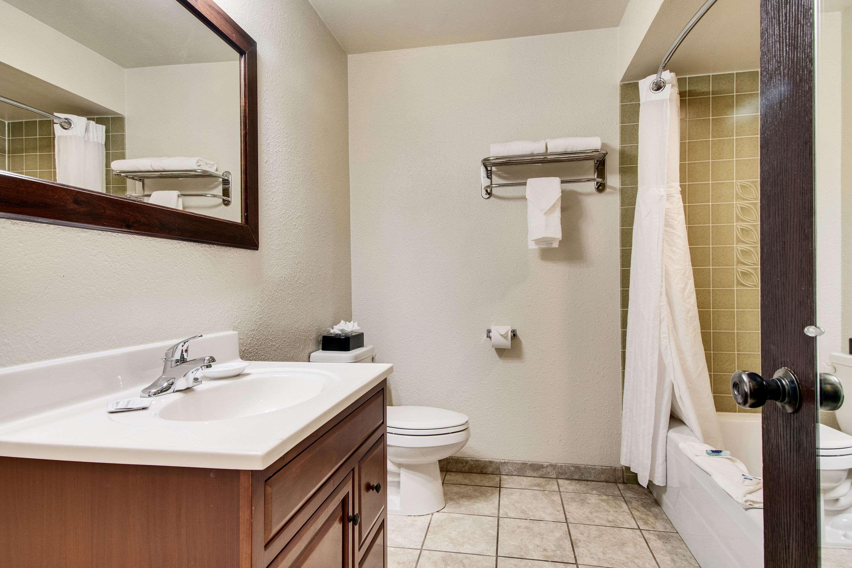 Rodeway Inn & Suites Portland - Jantzen Beach Экстерьер фото