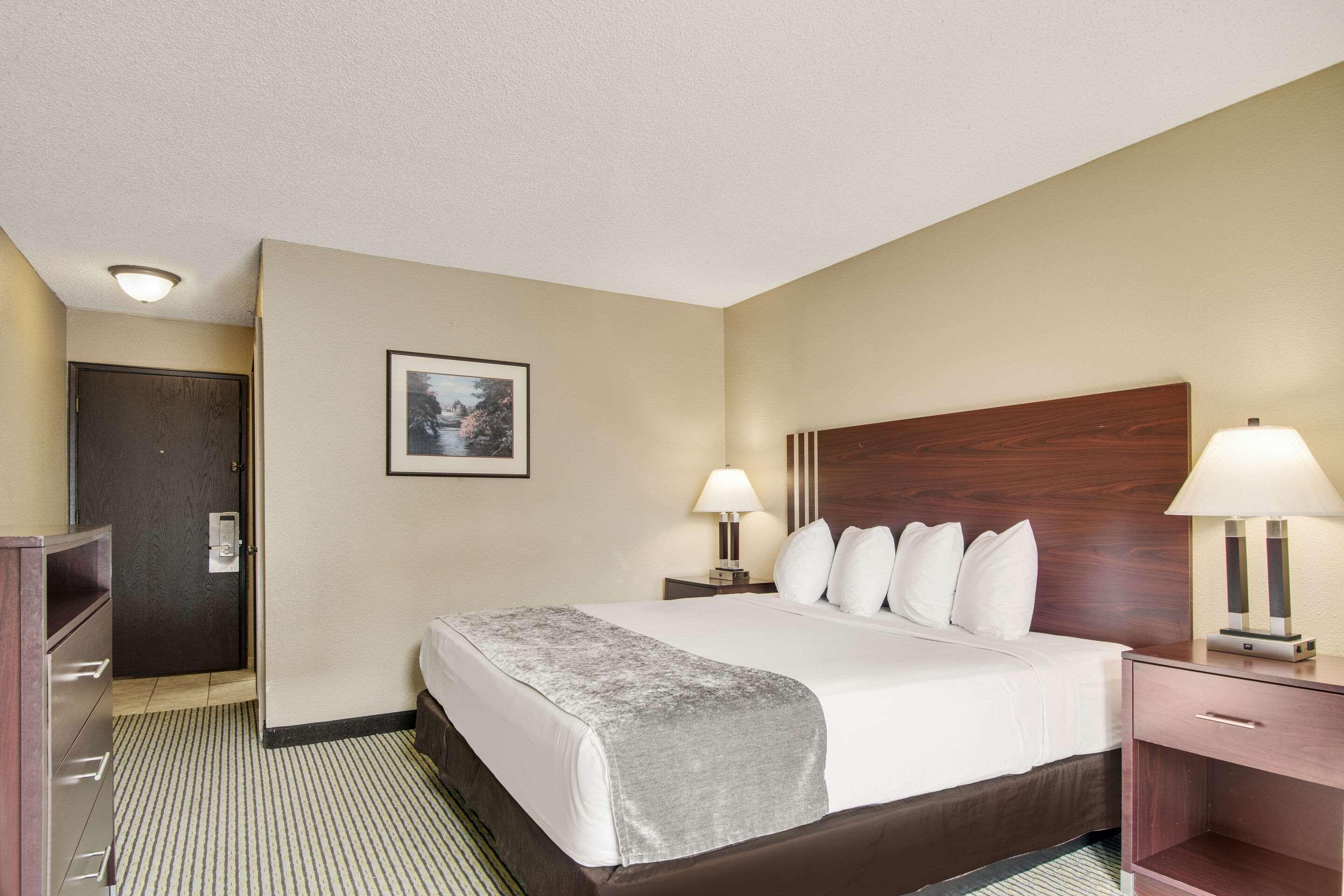Rodeway Inn & Suites Portland - Jantzen Beach Экстерьер фото