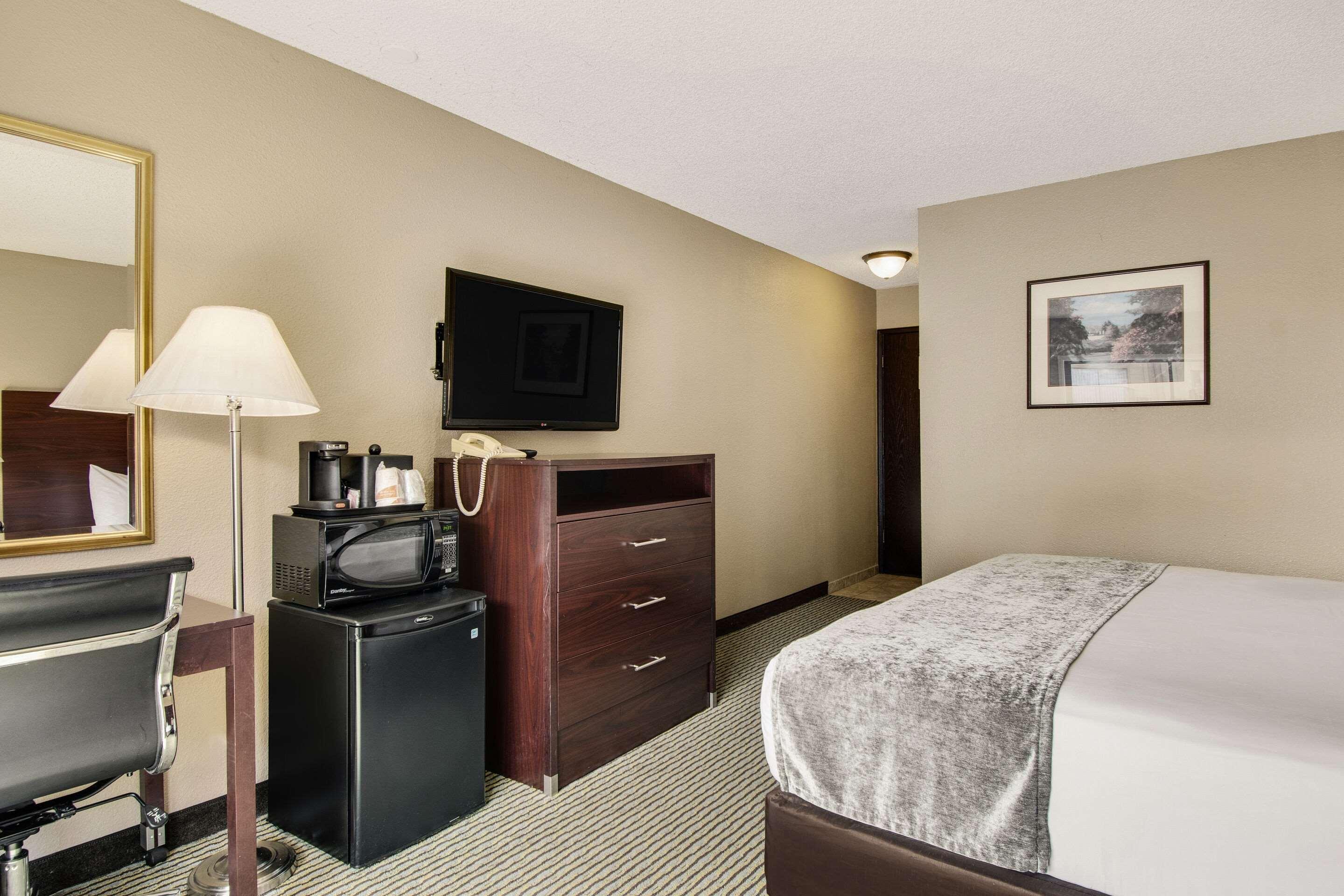 Rodeway Inn & Suites Portland - Jantzen Beach Экстерьер фото