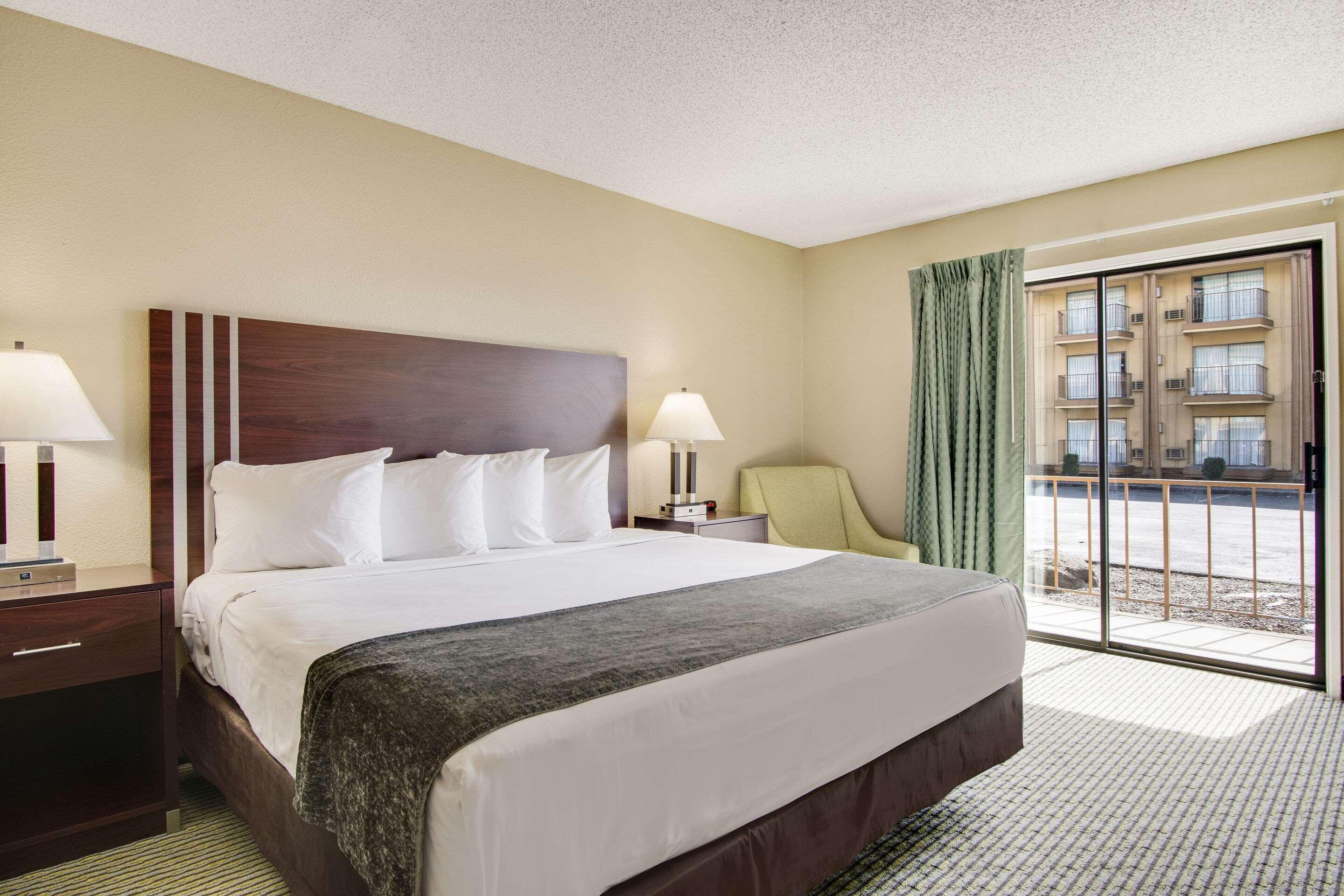Rodeway Inn & Suites Portland - Jantzen Beach Экстерьер фото