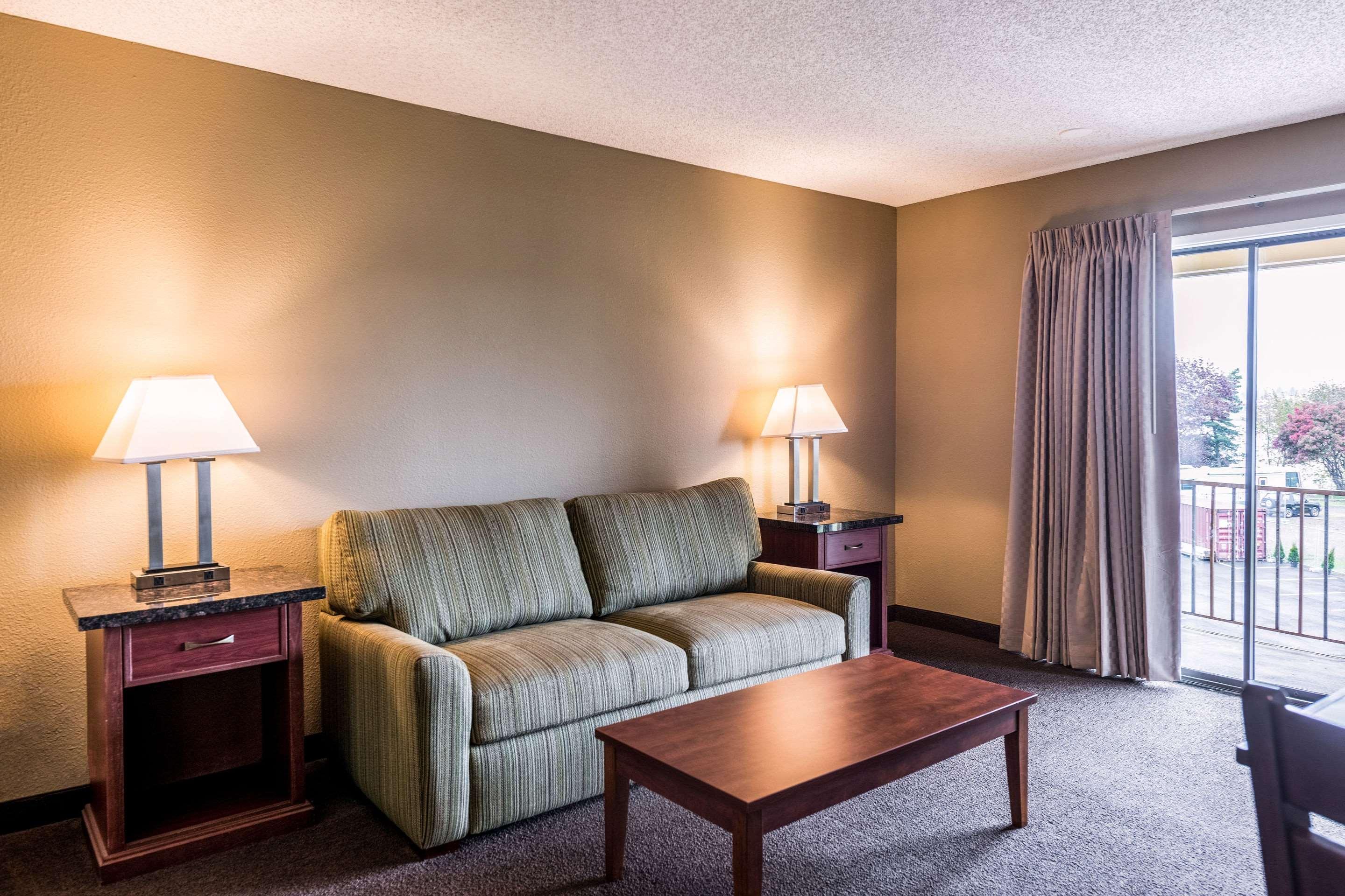 Rodeway Inn & Suites Portland - Jantzen Beach Экстерьер фото