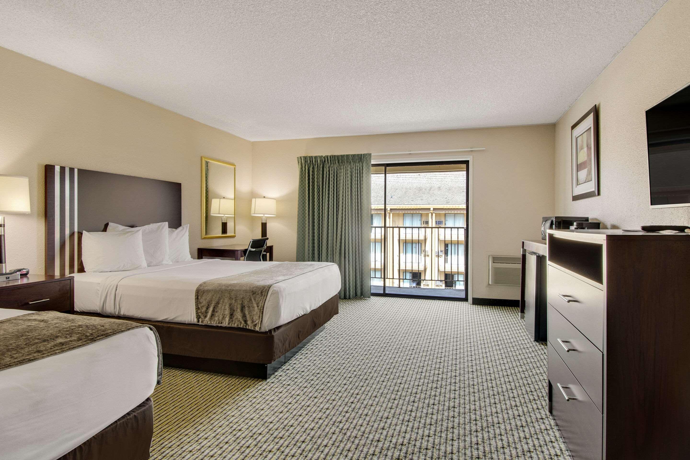 Rodeway Inn & Suites Portland - Jantzen Beach Экстерьер фото