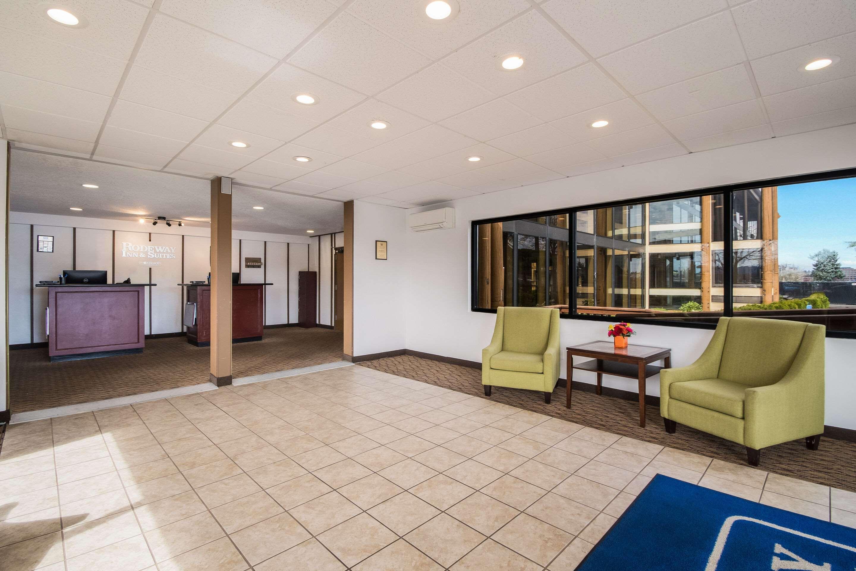 Rodeway Inn & Suites Portland - Jantzen Beach Экстерьер фото