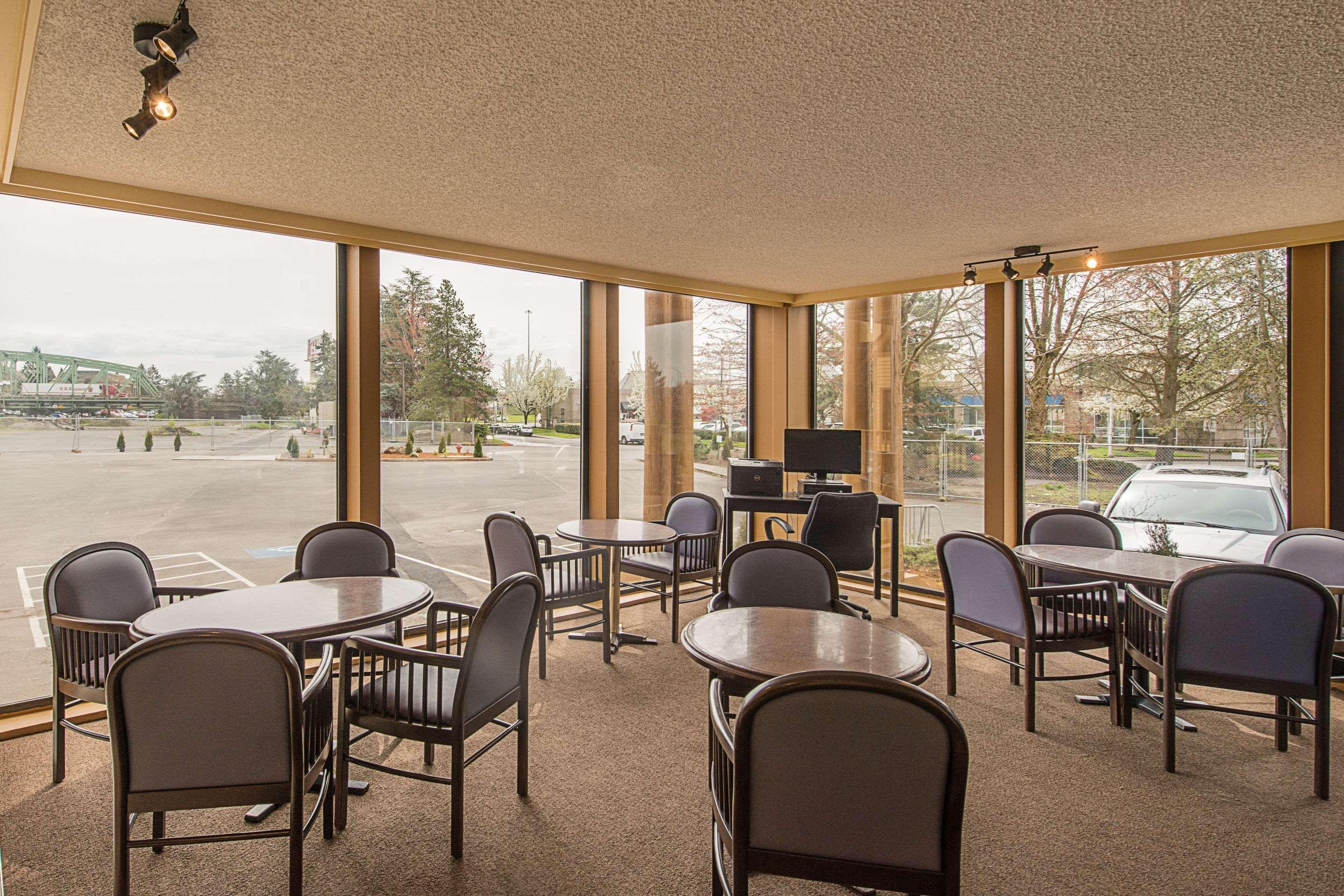 Rodeway Inn & Suites Portland - Jantzen Beach Экстерьер фото