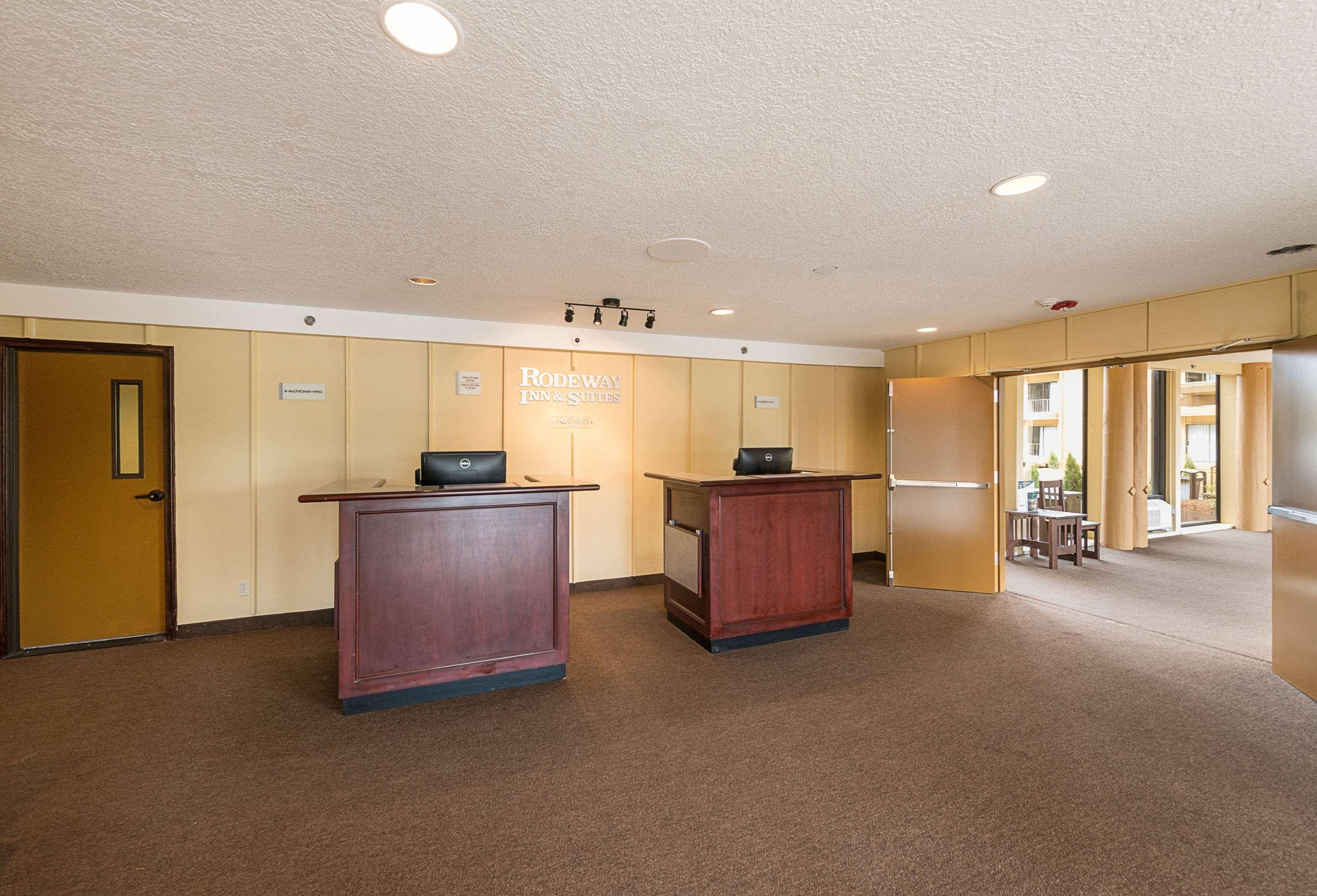 Rodeway Inn & Suites Portland - Jantzen Beach Экстерьер фото