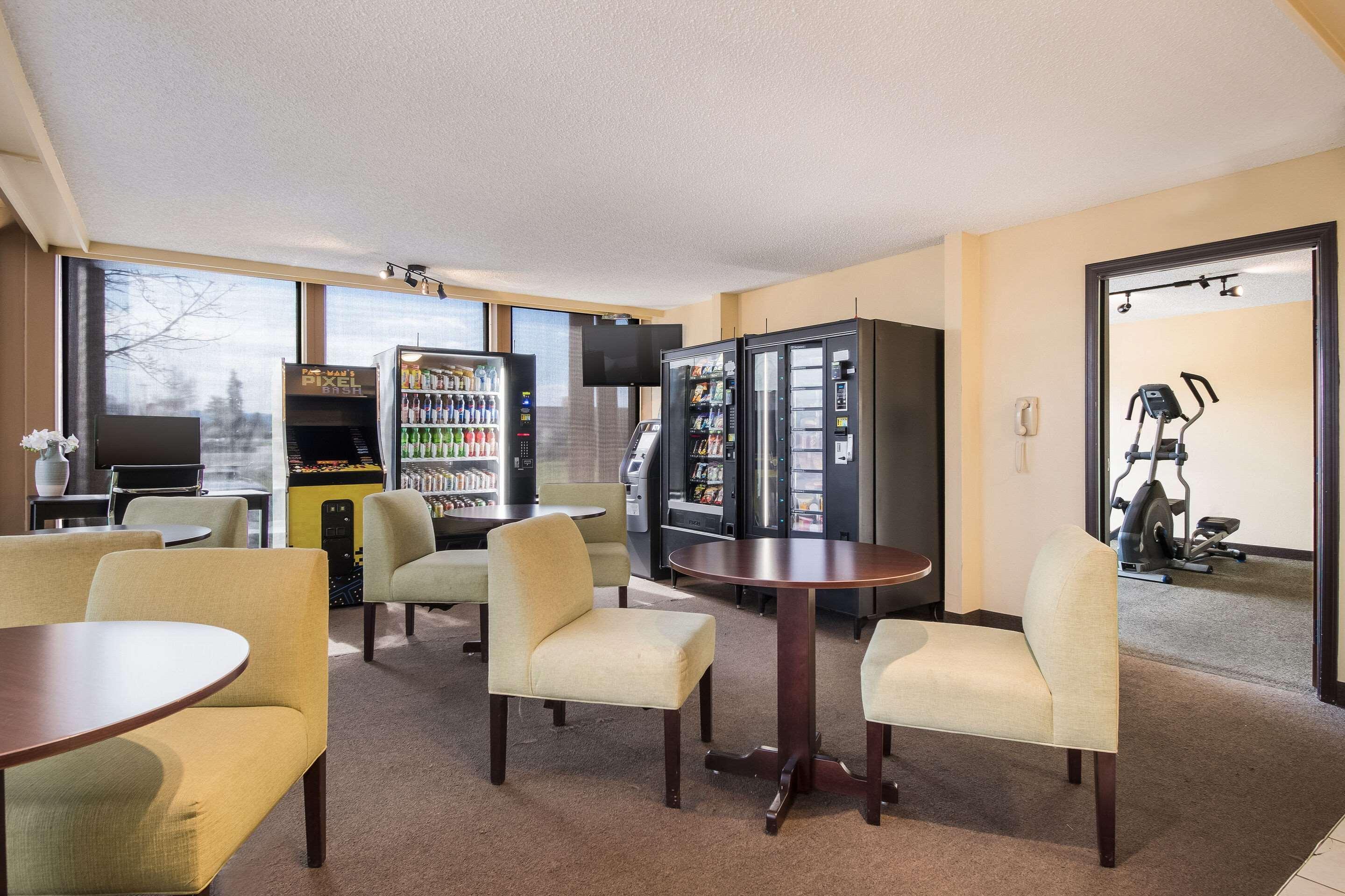 Rodeway Inn & Suites Portland - Jantzen Beach Экстерьер фото
