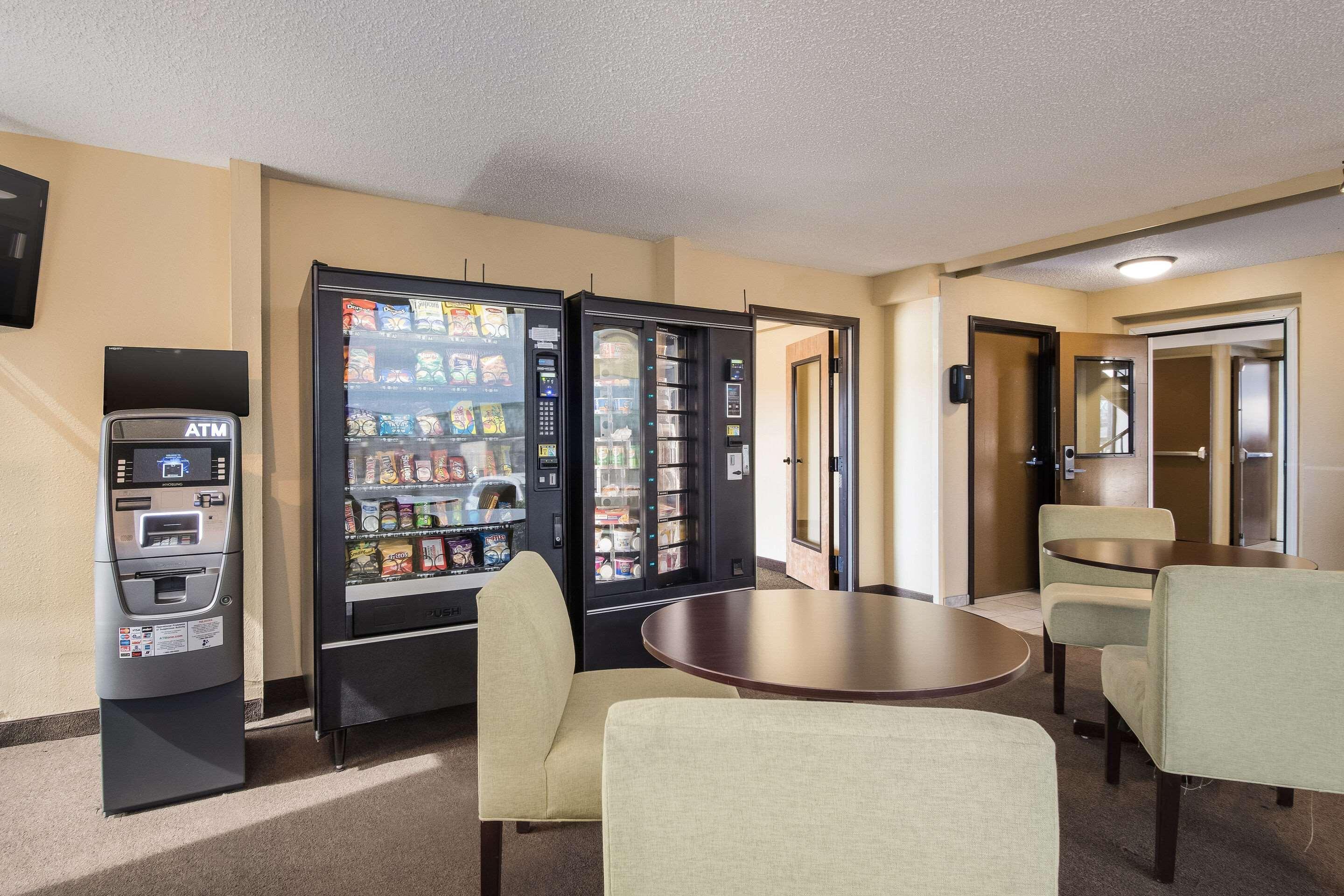 Rodeway Inn & Suites Portland - Jantzen Beach Экстерьер фото