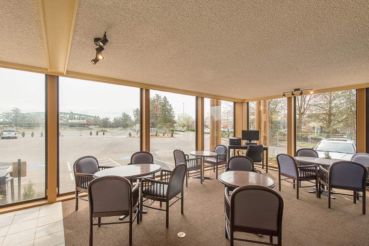 Rodeway Inn & Suites Portland - Jantzen Beach Экстерьер фото