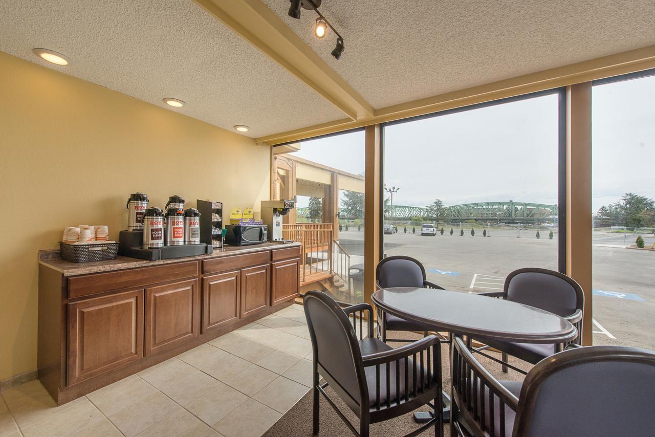 Rodeway Inn & Suites Portland - Jantzen Beach Экстерьер фото